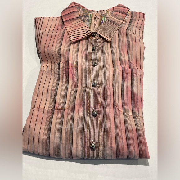 Arrata Silent Journey M button down Embellished with beads & brass buttons New - Picture 8 of 15